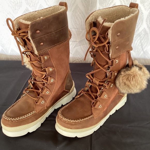 Manitobah Mukluks size 7 - Picture 1 of 4